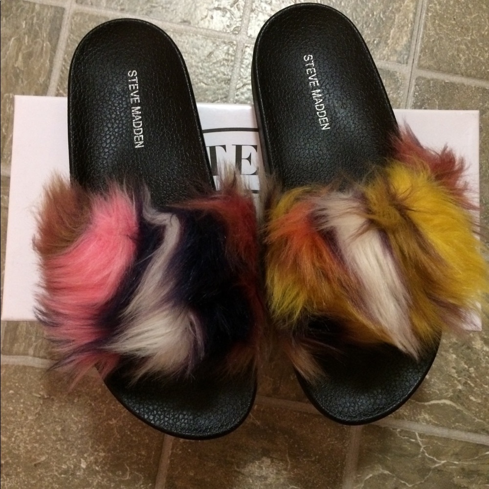 ❌SOLD❌ New - Steve Madden Multi Slides